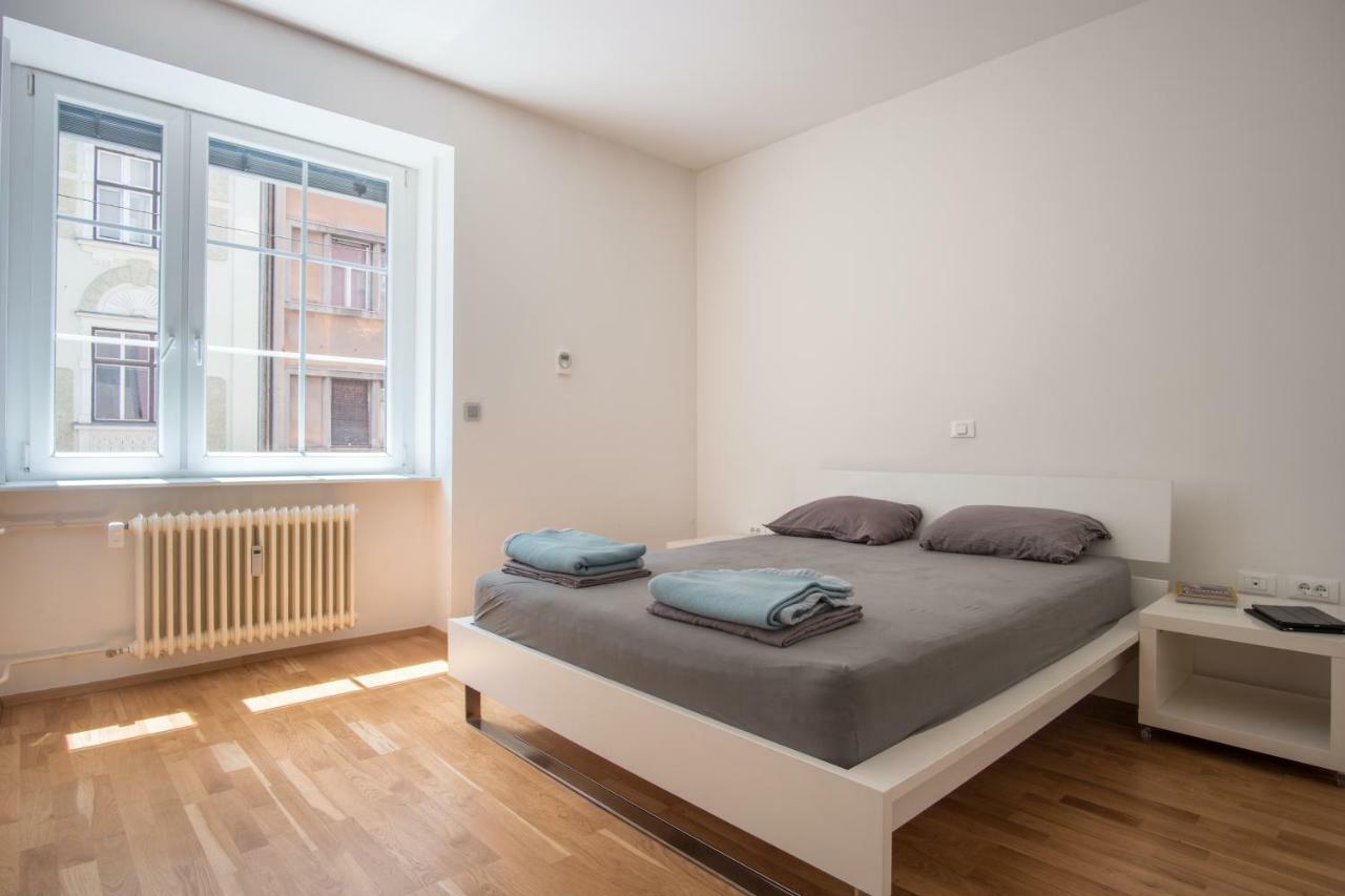 Luxury Central Apartment Любляна Екстер'єр фото