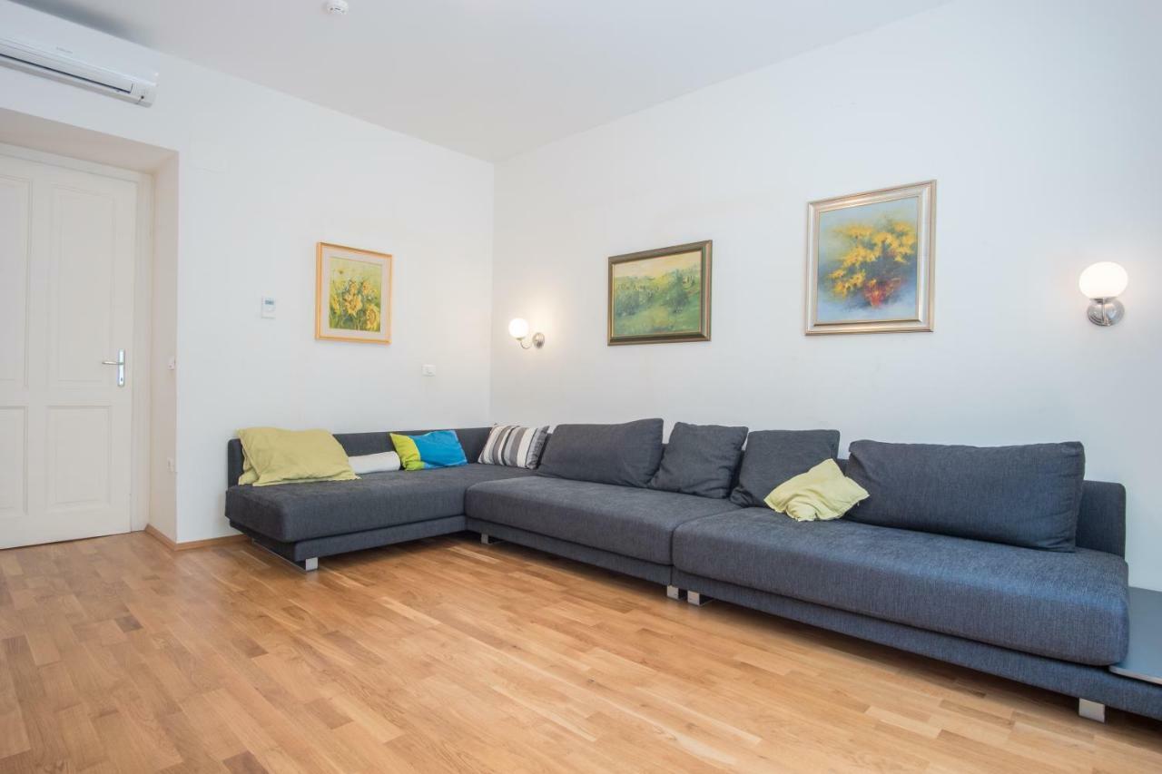Luxury Central Apartment Любляна Екстер'єр фото