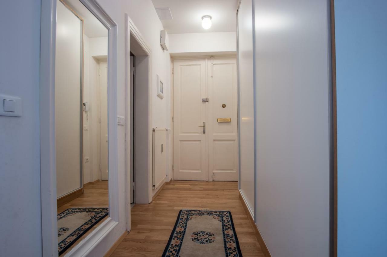 Luxury Central Apartment Любляна Екстер'єр фото